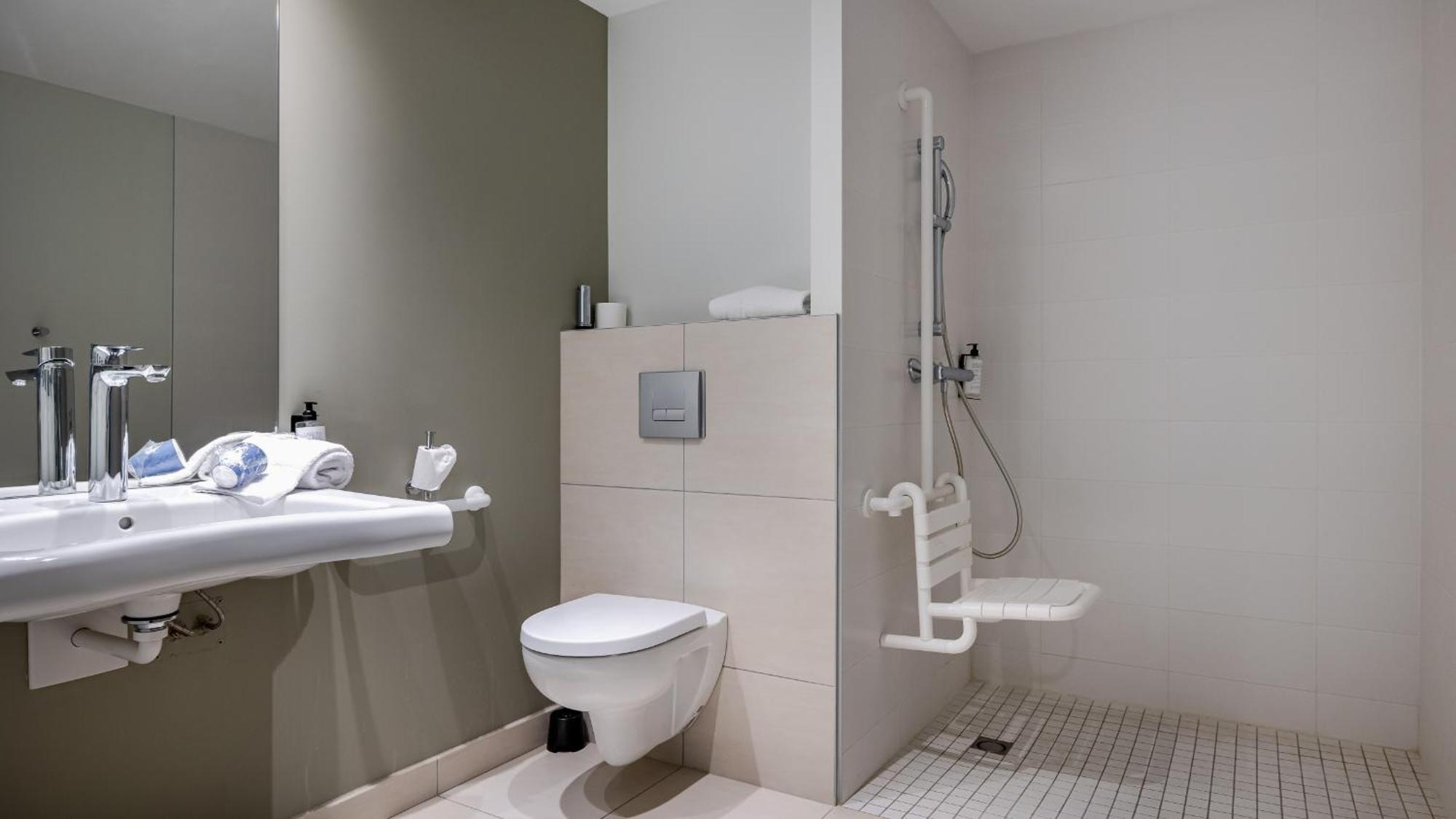 Hotel Akena Troyes - La Chapelle St-Luc Les Noes-pres-Troyes Eksteriør bilde
